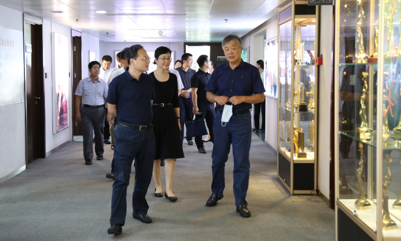 省委常委、省委宣傳部部長于杰到山東影視傳媒集團(tuán)調(diào)研指導(dǎo)