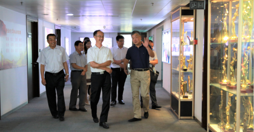 省委宣傳部副部長魏長民帶領(lǐng)部政策法規(guī)研究室同志來山影集團(tuán)調(diào)研指導(dǎo)